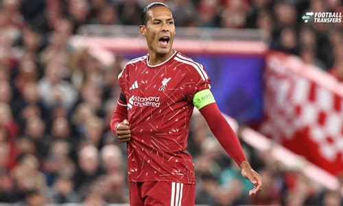 UEFA Champions League Matchday 1 of 8 Liverpool v Atletico Madrid Virgil van Dijk of Liverpool gives his team instructions during the UEFA Champions League Matchday 1 of 8 match Liverpool vs Atletico Madrid at Anfield, Liverpool, United Kingdom on 0...