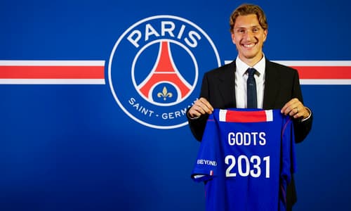 Mika Godts Paris Saint-Germain