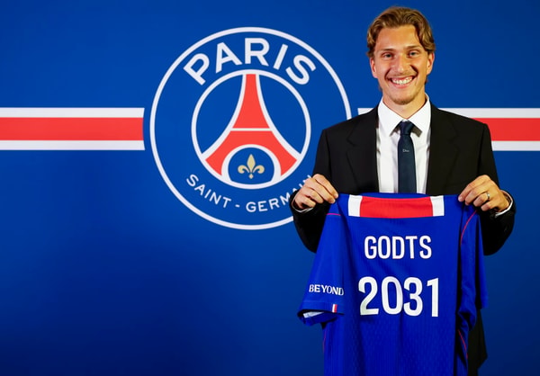Mika Godts Paris Saint-Germain