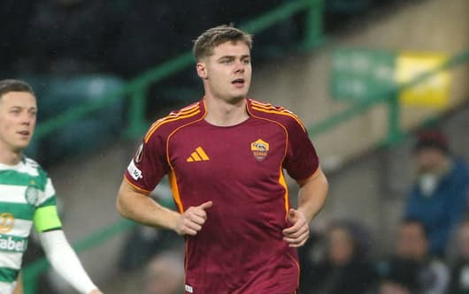 Evan Ferguson, Celtic v Roma, 2025/26