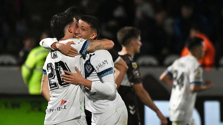 Thiago Fernández in actie namens Vélez Sarsfield