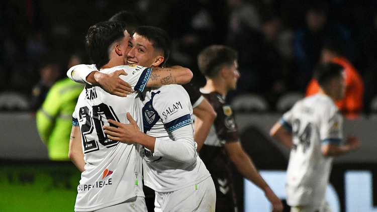 Thiago Fernández in actie namens Vélez Sarsfield