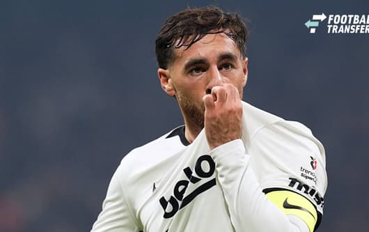Besiktas v Kocaelispor - Turkish Super Lig ISTANBUL, TURKIYE - OCTOBER 11: Orkun Kokcu of Besiktas celebrates after scoring a goal during the Turkish Super Lig week 7 match between Besiktas and Kocaelispor at Tupras Stadium in Istanbul, Turkiye, on ...
