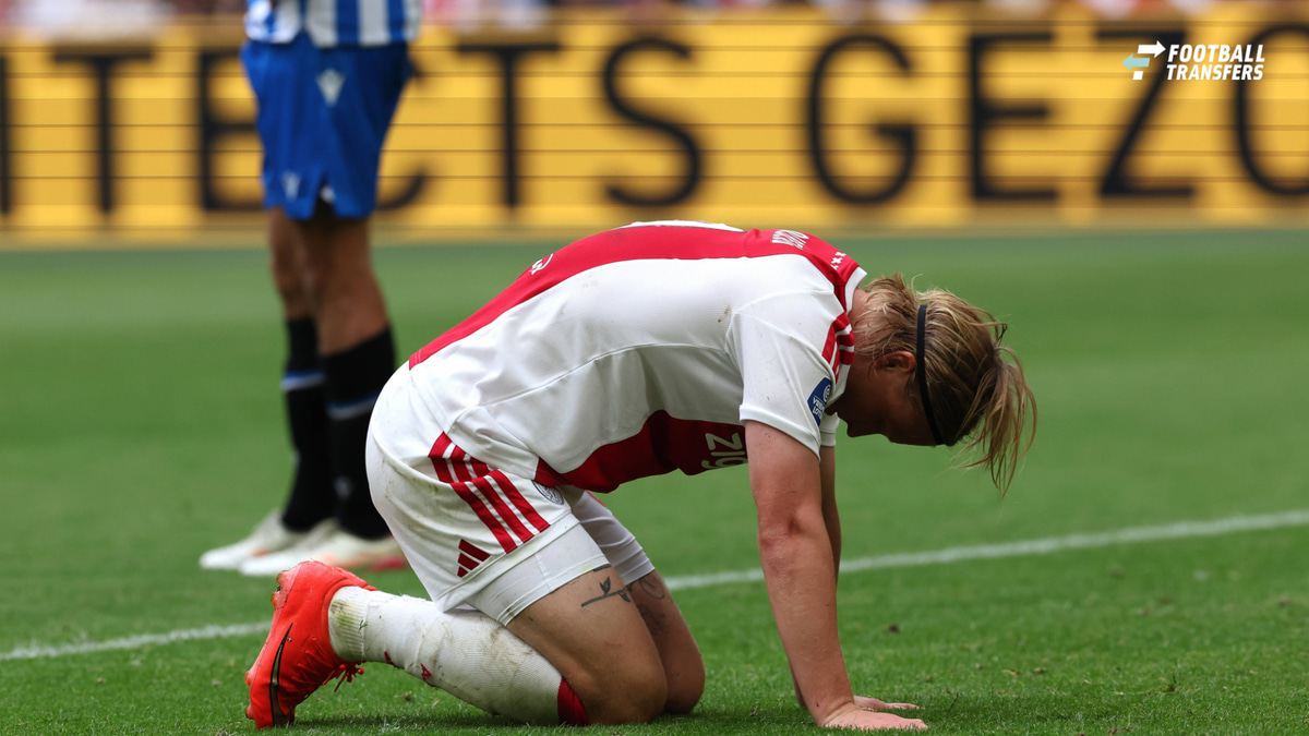 AMSTERDAM: AFC Ajax Amsterdam forward Kasper Dolberg looks disappointed during the Vriendenloterij Eredivisie match between Ajax and SC Heerenveen at the Johan Cruijff ArenA on August 16, 2026, in Amsterdam, the Netherlands