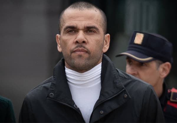 Former Barcelona player Dani Alves is planning to return to professional football
