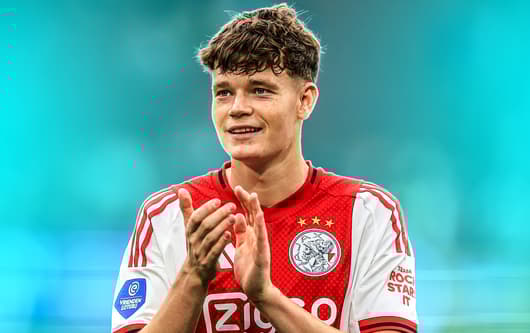 De komst van James McConnell naar Ajax is uitgelopen op een deceptie. De middenvelder wordt gehuurd van Liverpool, maar al gauw werd duidelijk dat de Engelsman niet de speler is die Ajax verder gaat brengen. Een vroegtijdige terugkeer dreigt nu vo...