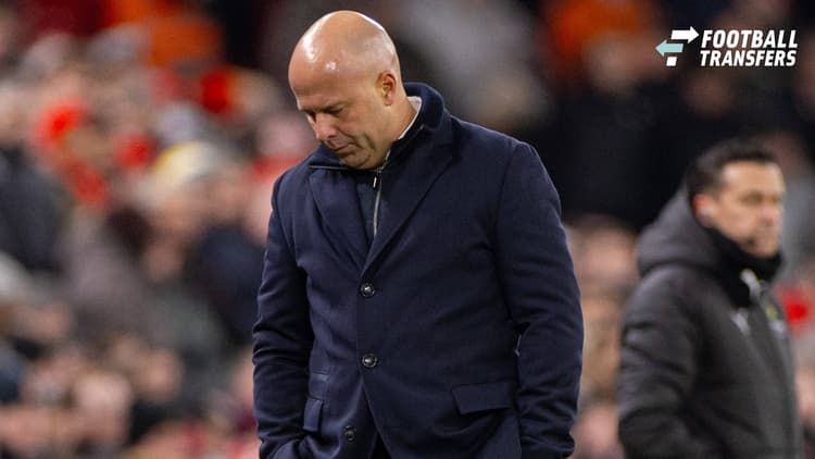 Teleurstelling bij Arne Slot tijdens de wedstrijd tegen Sunderland (1-1).