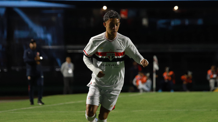 Pedro Ferreira in actie namens São Paulo