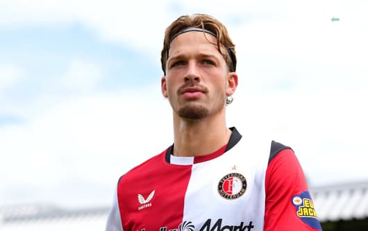 Club Friendly: FC Dordrecht v Feyenoord Rotterdam Dordrecht - Luciano Valente of Feyenoord Rotterdam before the first friendly of the 2026 2027 season. The match is set between FC Dordrecht and Feyenoord Rotterdam at M-Scores Stadion on 4 July 2026 ...
