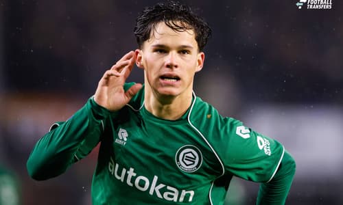 FC Groningen wees tijdens de afgelopen zomerse transferperiode alle pogingen van AZ om Thom van Bergen los te weken resoluut van de hand, en dat standpunt werpt inmiddels volop zijn vruchten af. De 22-jarige aanvaller bleef in de Euroborg en on...