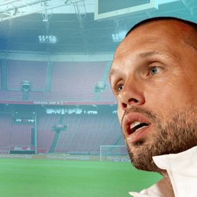 John Heitinga lijkt cryptisch te reageren op roep om zijn ontslag