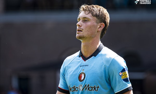 Feyenoord is aan een nieuwe periode begonnen met Giovani van Bronckhorst als trainer, Dévy Rigaux als technisch directeur en Robert Eenhoorn als algemeen directeur. In de huidige selectie wordt ook de kans gegeven aan talentvolle spelers. Thijs...