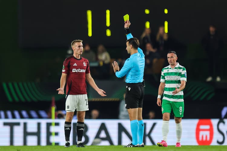 Mannsverk namens Sparta Praag in het duel met Shamrock Rovers