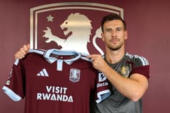 Leon Goretzka, Aston Villa