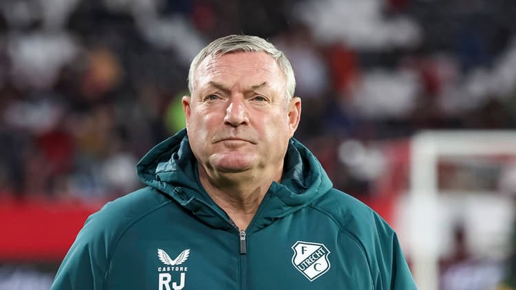 Ron Jans wist slechts één van zijn laatste negen officiële duels te winnen met FC Utrecht