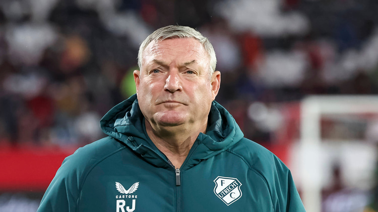 Ron Jans wist slechts één van zijn laatste negen officiële duels te winnen met FC Utrecht