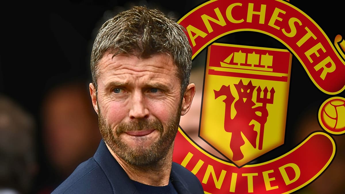 Man Utd star has four months to save his Old Trafford career