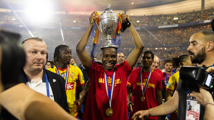 Sangare celebrates helping Lens win their first Coupe de France title in May