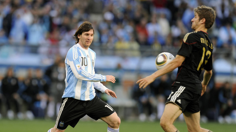 Lionel Messi played with Kily Gonzalez for Argentina during the 2000s