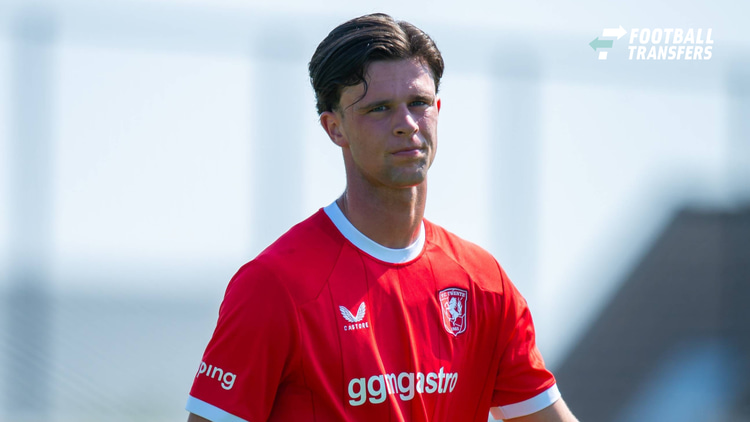Lucas Vennegoor of Hesselink wil komend seizoen gaan spelen. Is het niet bij FC Twente, dan wel elders.