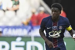 Emmanuel Mbemba in PSG U19 action, Coupe Gambarella final 2025/26