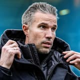 De beslissing van Robin van Persie om Sem Steijn niet langer als aanvoerder van Feyenoord te laten fungeren, heeft veel stof doen opwaaien. In het ESPN-programma Voetbalpraat was de kritiek op Van Persie niet mals. Volgens Arno Vermeulen was de be...