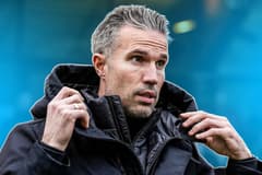 De beslissing van Robin van Persie om Sem Steijn niet langer als aanvoerder van Feyenoord te laten fungeren, heeft veel stof doen opwaaien. In het ESPN-programma Voetbalpraat was de kritiek op Van Persie niet mals. Volgens Arno Vermeulen was de be...