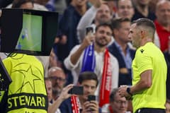 Michael Oliver, VAR, video assistant referee