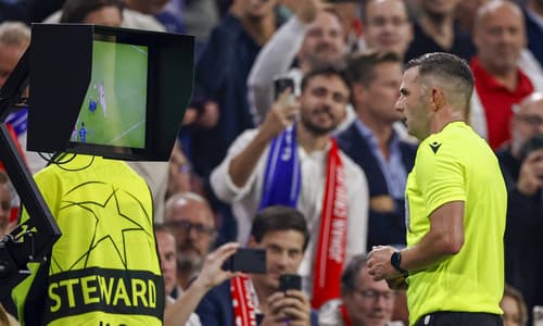 Michael Oliver, VAR, video assistant referee