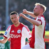 Ajax was zeer actief op de transfermarkt en haalde een hoop routine in huis. De Amsterdamse selectie beschikte echter ook al over enkele ervaren krachten met Davy Klaassen en Steven Berghuis. De contracten van de twee routiniers lopen echter na...