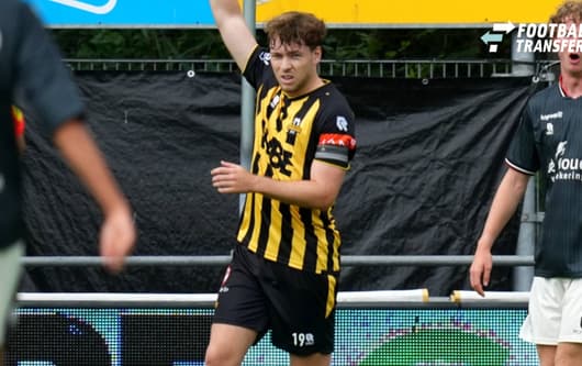 Tweede Divisie: Rijnsburgse Boys v Jong Sparta Rotterdam Rijnsburg - Jeffrey Buitenweg of Rijnsburgse Boys, Timo Borrie of Sparta Rotterdam, Goalkeeper Duncan Lindhout of Sparta Rotterdam during the second competition round of the 2026 2027 Tweede D...