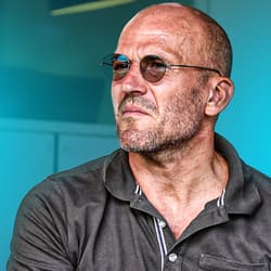 De rol van Alex Kroes lijkt uitgespeeld bij Ajax. De technisch directeur stelde eerder deze maand zijn functie ter beschikking, maar bleef wel aan om Ajax uit de brand te helpen totdat er een opvolger is gevonden. Nu blijkt dat Kroes geen zeggensc...