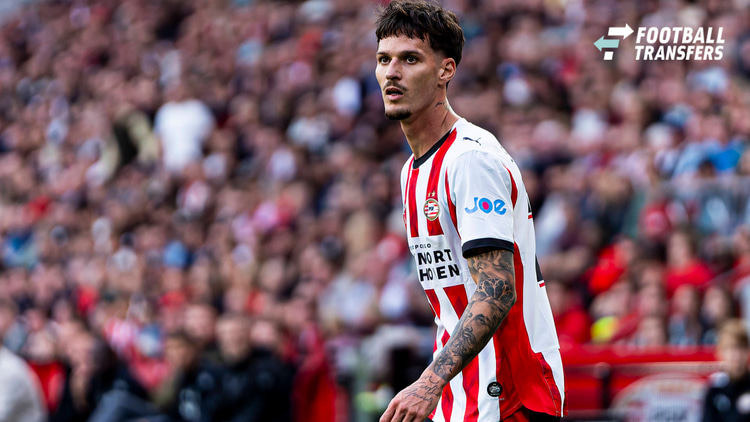 Dennis Man in actie namens PSV in het seizoen 2025/26.