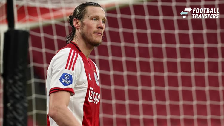 Het is nog onduidelijk of Wout Weghorst een nieuw contract bij Ajax krijgt.