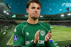 Stije Resink applaudisseert na een wedstrijd van FC Groningen in de Euroborg