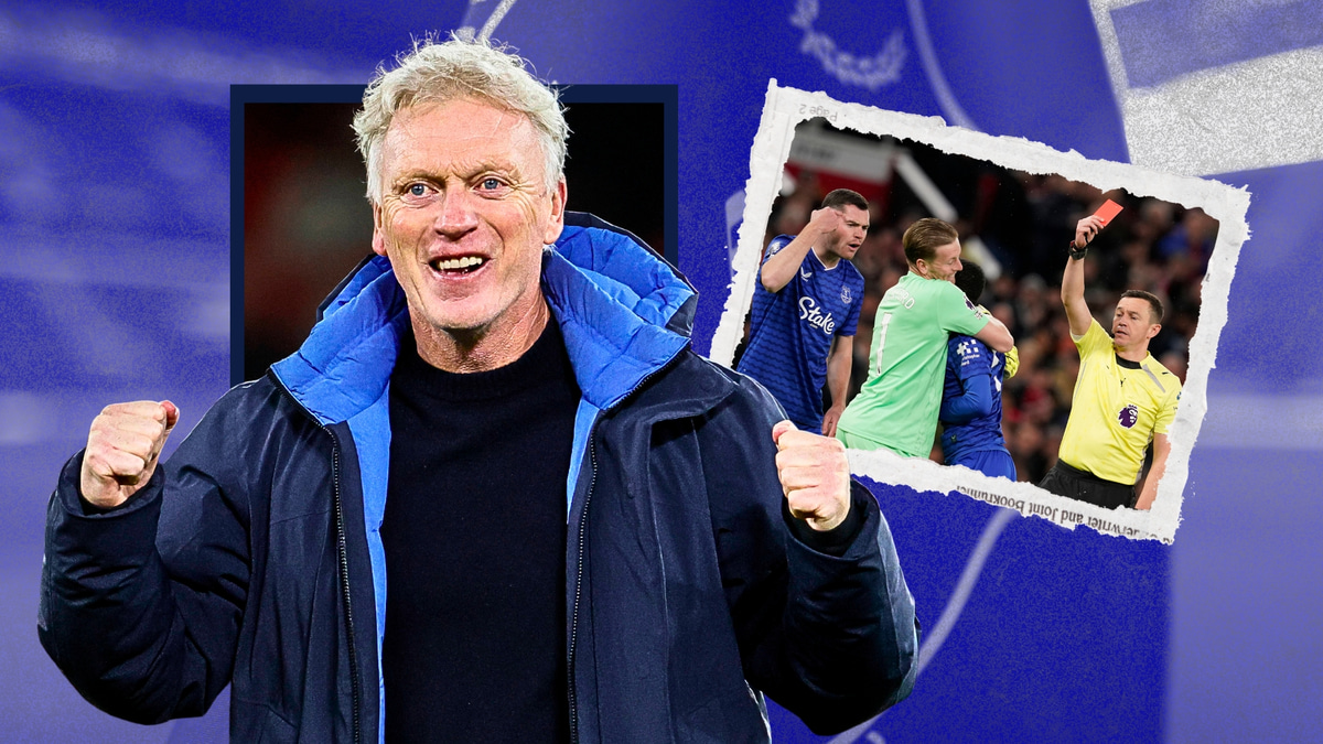 David Moyes reacts to Idrissa Gueye's red card against Manchester United