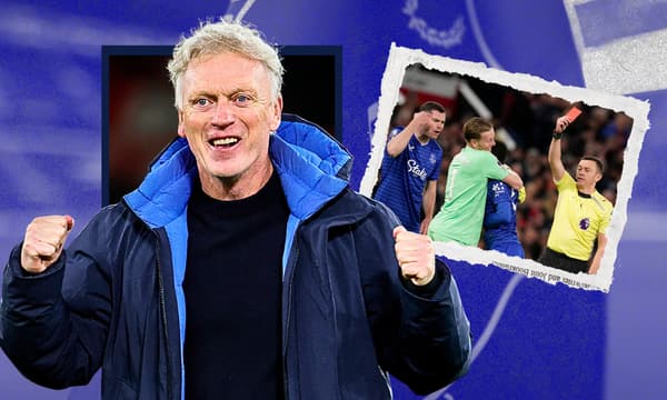 David Moyes reacts to Idrissa Gueye's red card against Manchester United