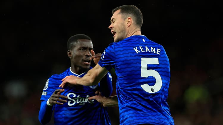 Idrissa Gueye slapping Michael Keane