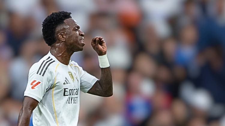 Vinicius Junior's furious response to being substituted in El Clasico