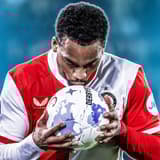 Volgens Tuttosport heeft Juventus interesse in Quinten Timber. De middenvelder van Feyenoord, die momenteel in onderhandeling is over een nieuw contract, zou een potenti&amp;euml;le versterking kunnen zijn voor de Italiaanse club. Juventus wil het...