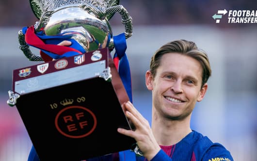 Spanish LaLiga EA Sports FC Barcelona, Barca v Real Oviedo in Barcelona, Spain. FC Barcelona player (21) Frenkie de Jong showing the Supercopa trophy during LaLiga EA Sports match between FC Barcelona and Real Oviedo in Spotify Camp Nou, Barcelona, ...