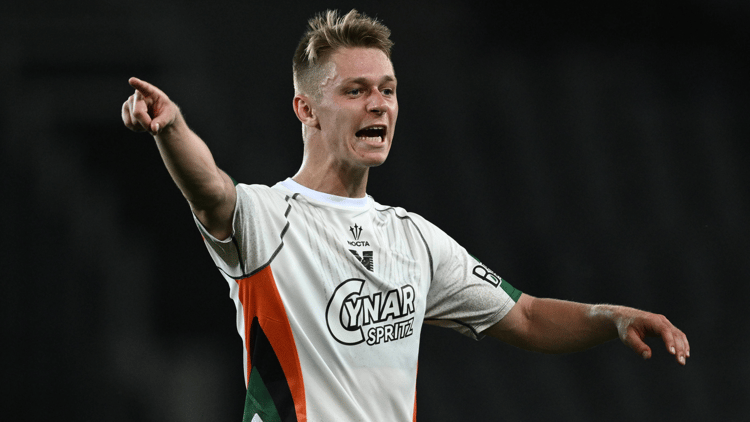 Hans Nicolussi Caviglia ligt nog tot medio 2029 vast bij Venezia.