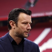 Ajax heeft vrijdag de officiële jaarcijfers over het seizoen 2025/2026 naar buiten gebracht en kan een nettowinst van 2,0 miljoen euro noteren. Daarmee weet de club uit Amsterdam een flinke ommekeer te realiseren ten opzichte van het seizoen 20...