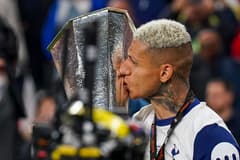Richarlison, Europa League trophy