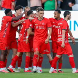 Almere City is voortvarend begonnen aan het seizoen 2026/27 in de Keuken Kampioen Divisie. Dit is mede te danken aan het kwartet in de voorste linie van de club uit Flevoland. Ferdy Druijff, Marley Dors, Ernest Poku en Olivier de Nijs blinken u...
