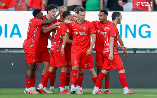 Almere City is voortvarend begonnen aan het seizoen 2026/27 in de Keuken Kampioen Divisie. Dit is mede te danken aan het kwartet in de voorste linie van de club uit Flevoland. Ferdy Druijff, Marley Dors, Ernest Poku en Olivier de Nijs blinken u...