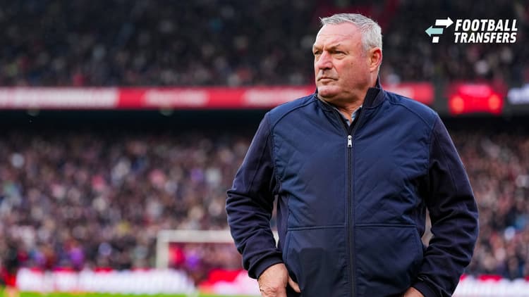 Ron Jans als trainer van FC Utrecht.
