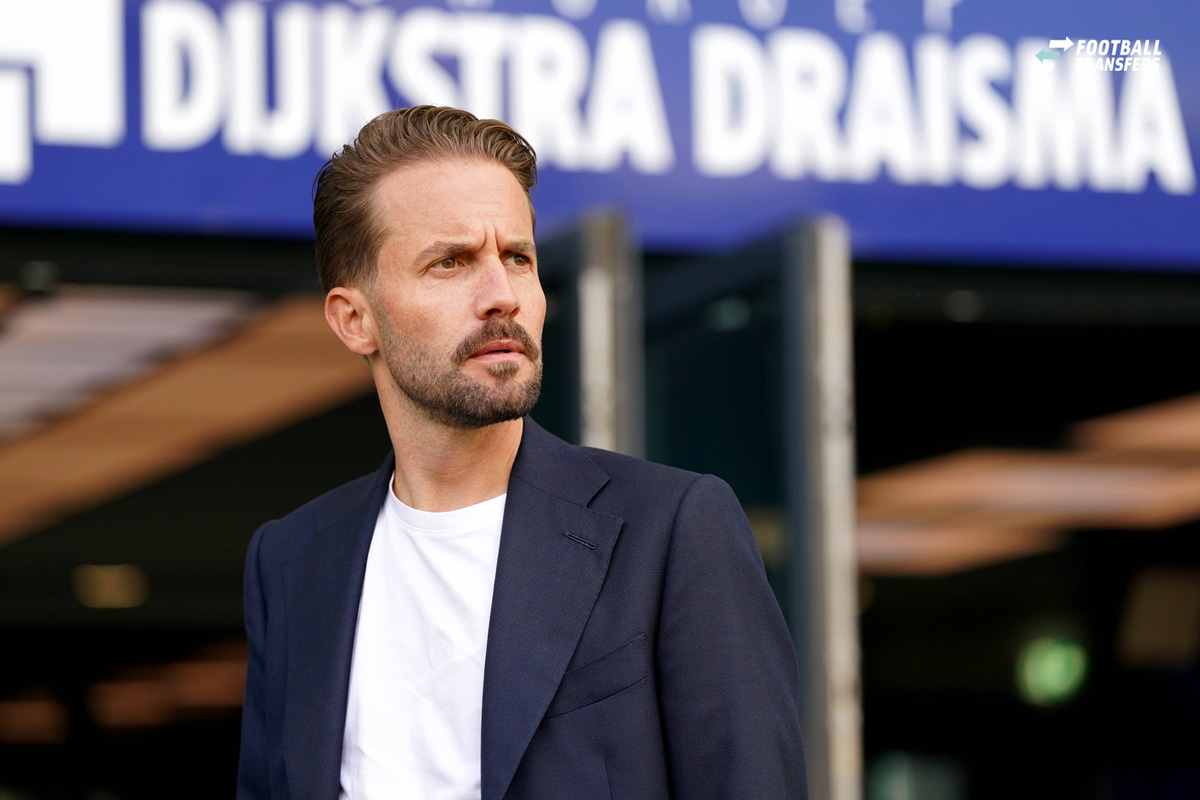 Feyenoord kende een uiterst bewogen transferzomer waarin er wisselingen plaatsvonden in de clubleiding, de technische staf en de spelersgroep. Zo werd Dévy Rigaux aangesteld als technisch directeur met als doel om de selectie van de Rotterdamse...