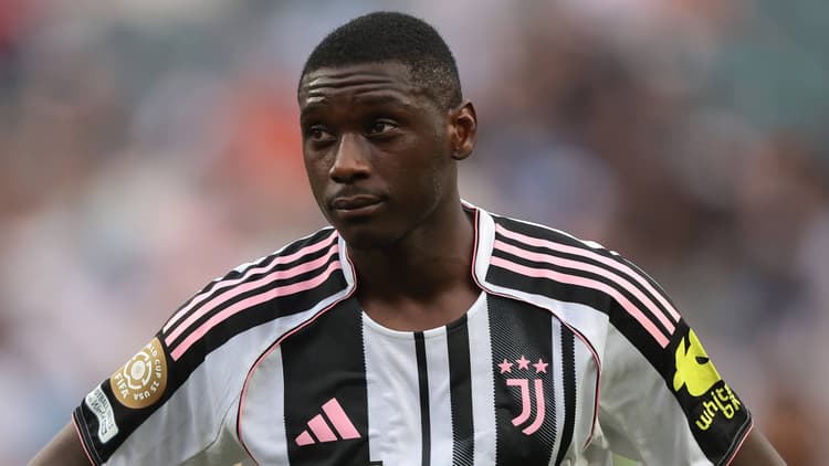 Randal Kolo Muani: Man Utd among the teams who want PSG striker