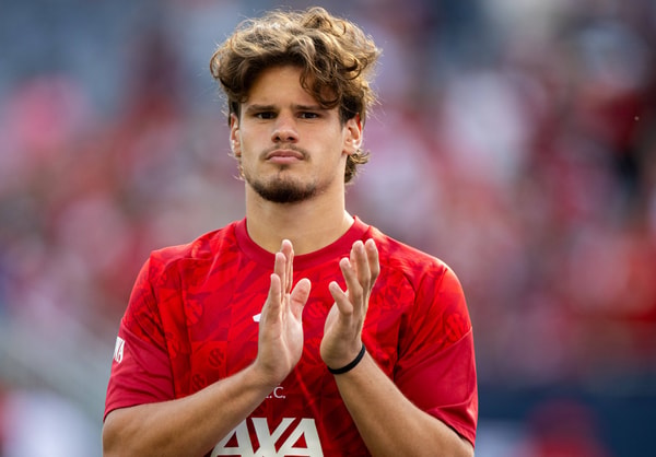 Milos Kerkez, Liverpool